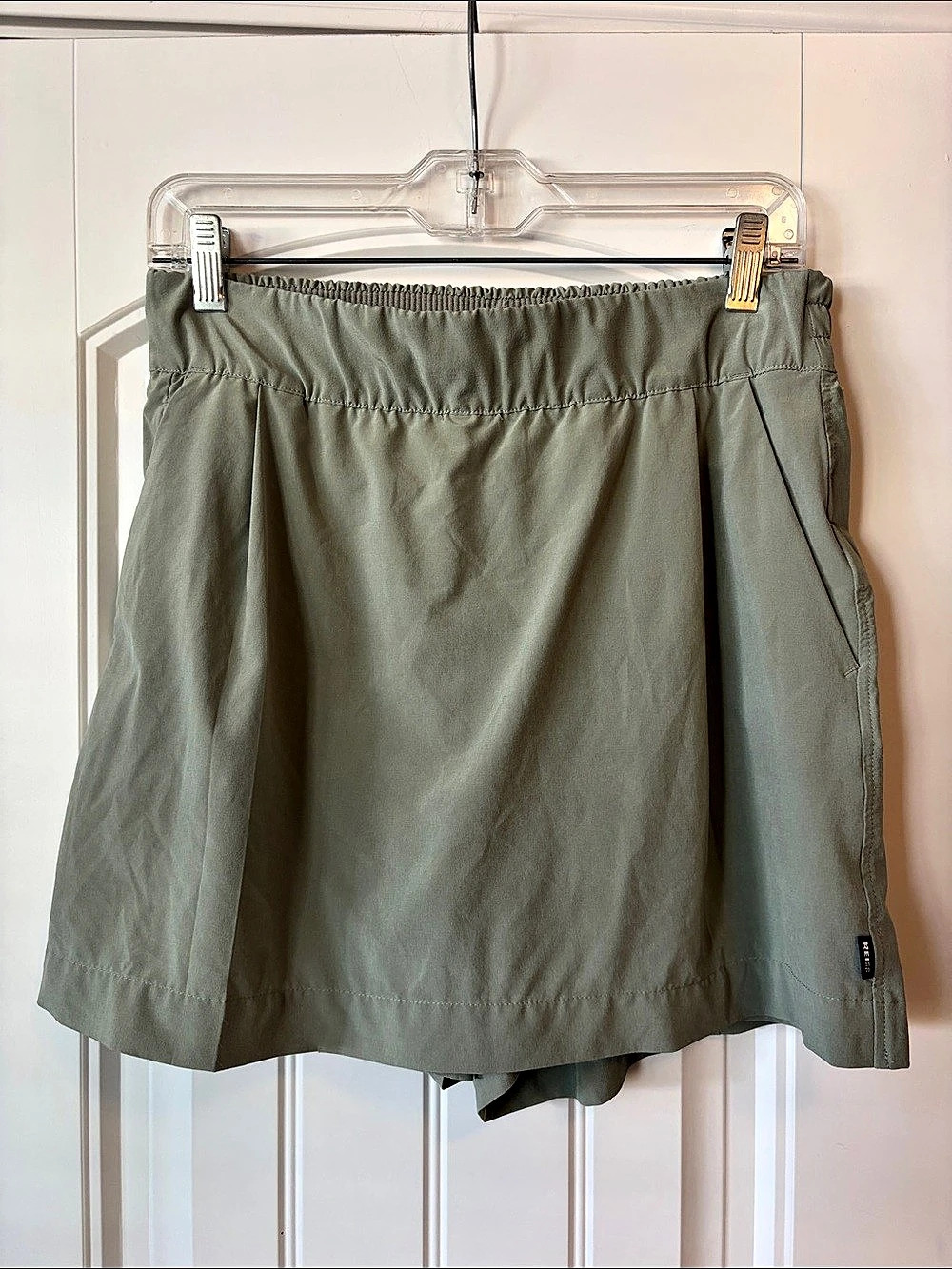 REI Co-op Women's Athletic Skort in Green Size Medium